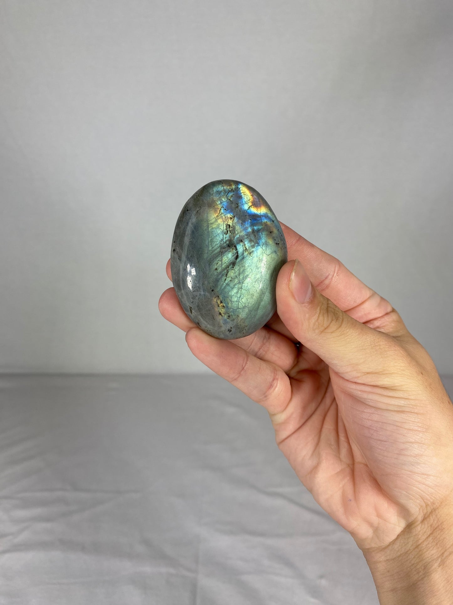 Madagascan Polished Labradorite Palm Stone (Q)
