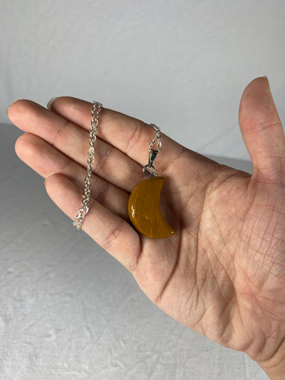 Crystal Necklace (MYSTERY)